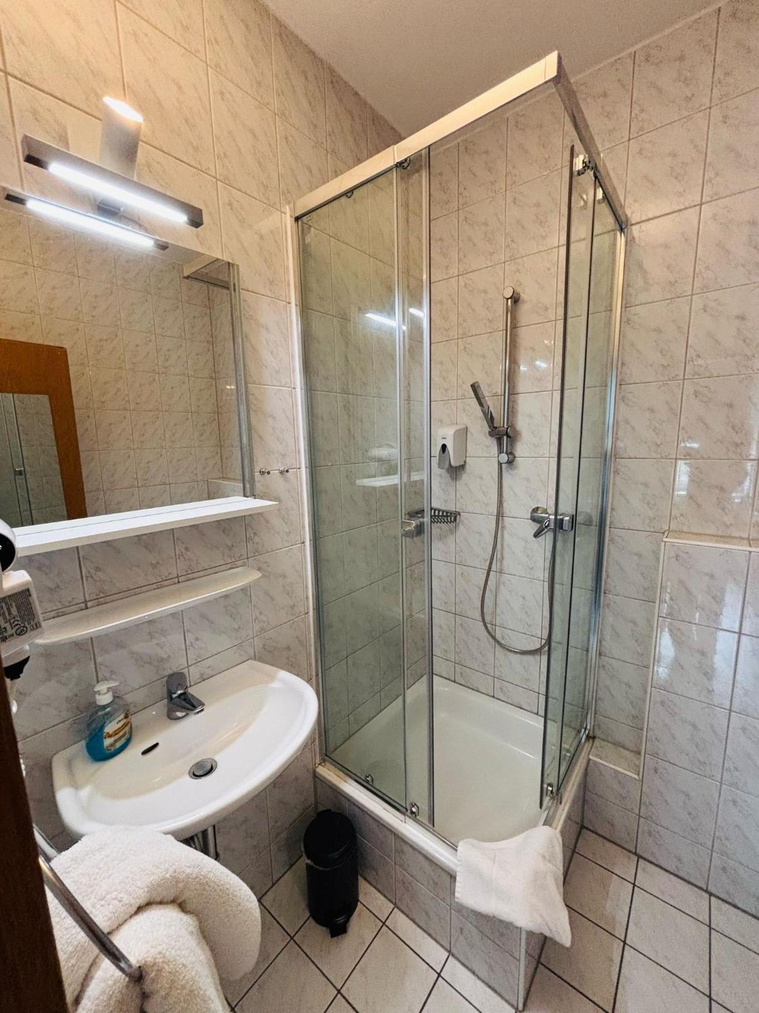 Hotel Bff Airport Messe Schlaf - Duesseldorf Экстерьер фото